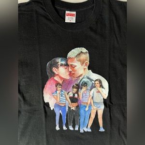 SUPREME "Kiss" TEE